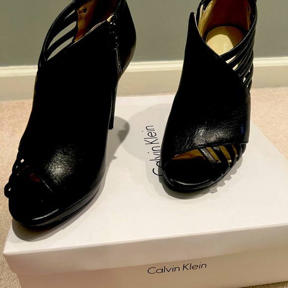 Calvin Klein beautiful heels - Picture 4 of 5